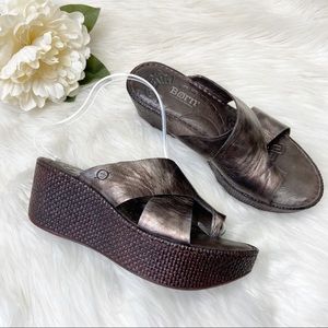Born Shelene Metallic Platform Sandals Sz 8